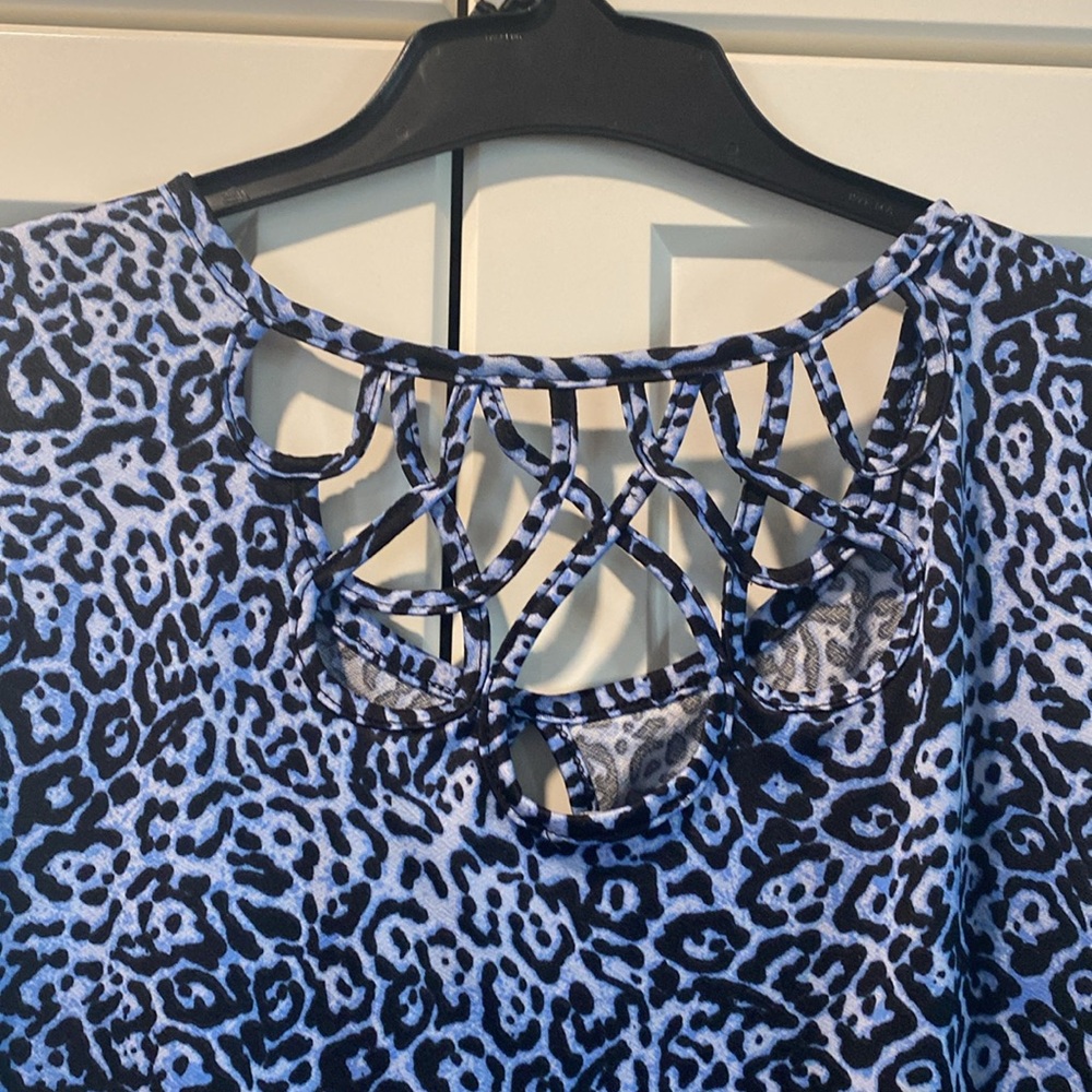 Animal Print sleeveless top - Picture 4 of 5